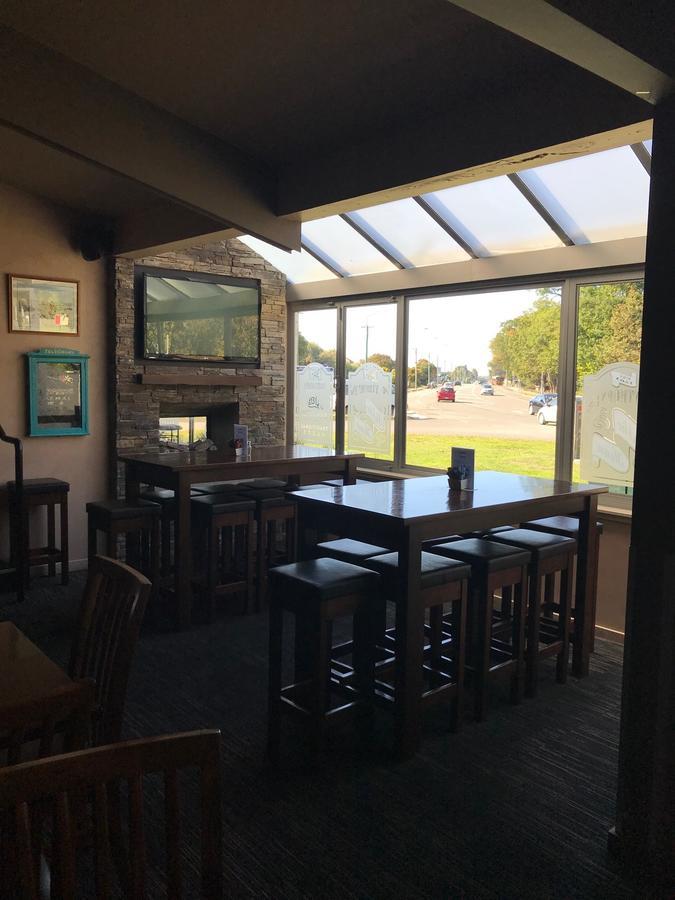Craythornes Halswell Hotel クライストチャーチ エクステリア 写真